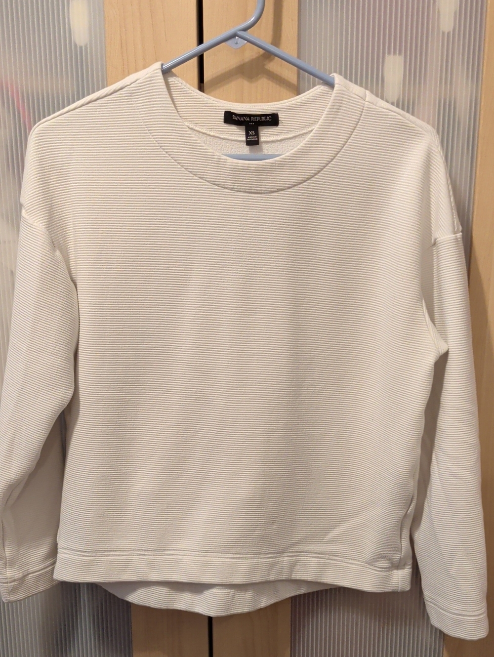 Banana Republic Women's Off-White Ribbed Crewneck Sweater